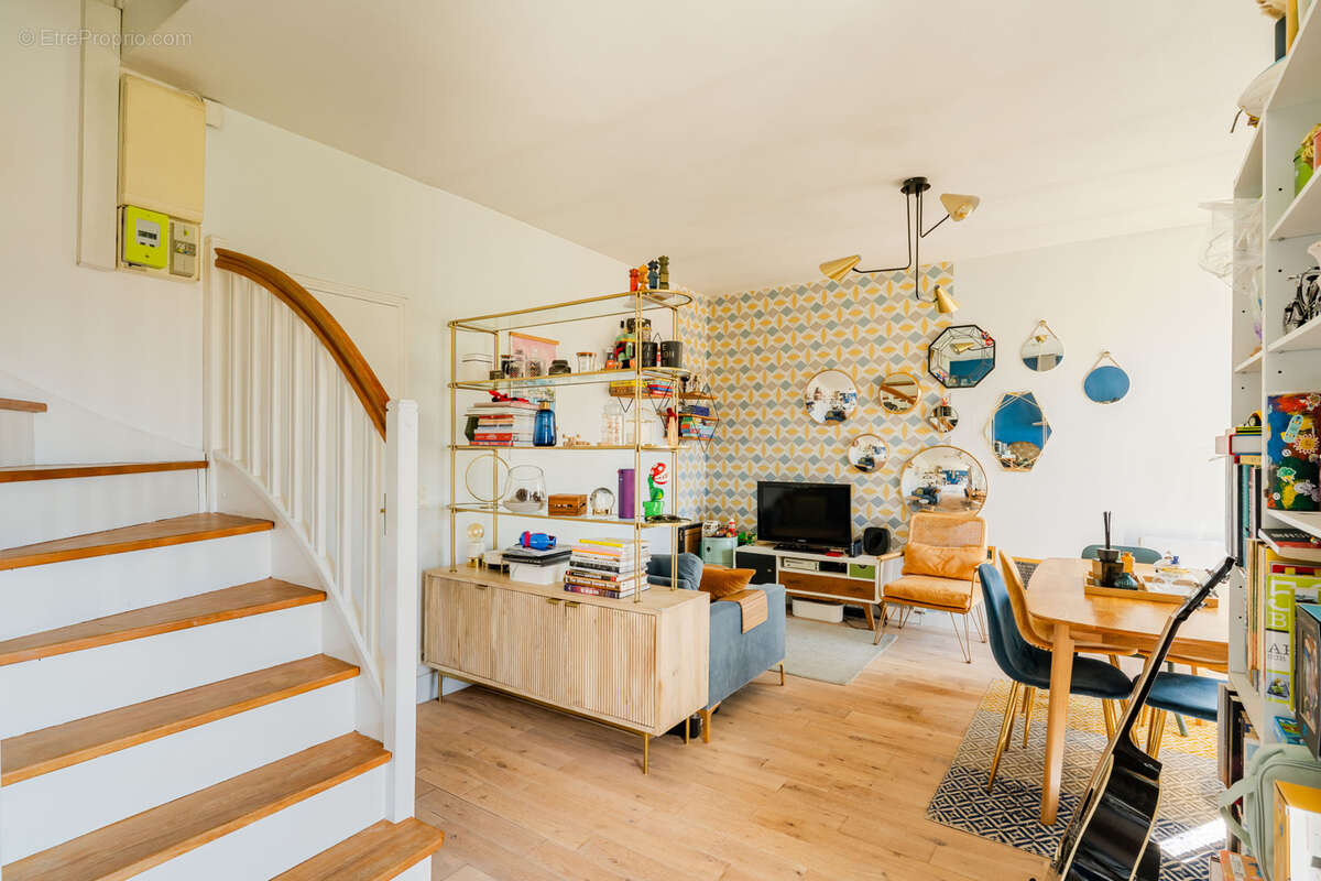 Appartement à LA GARENNE-COLOMBES