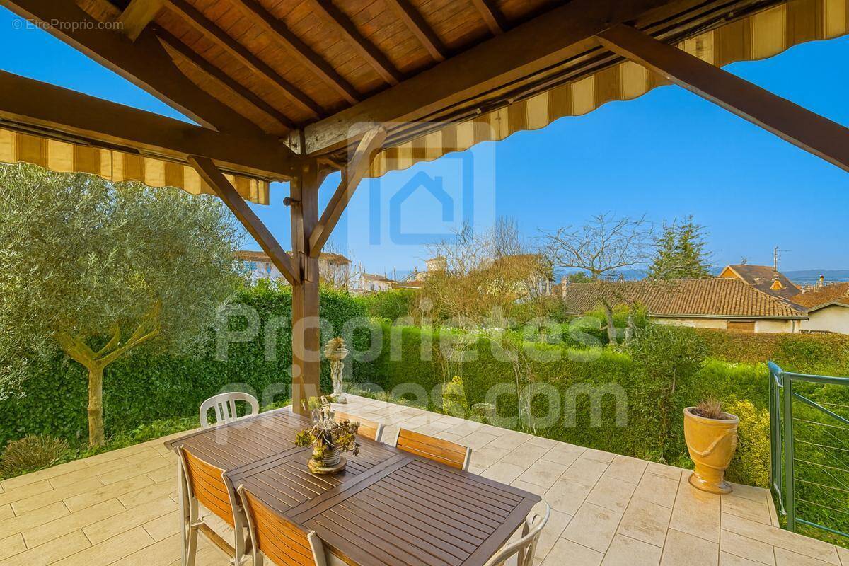 Maison à SAINTE-FOY-LES-LYON