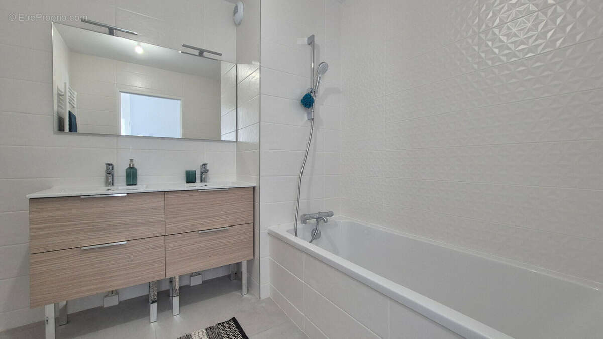 Appartement Saint Martin D Heres 5 pièce(s) 108 m2 - photo 11