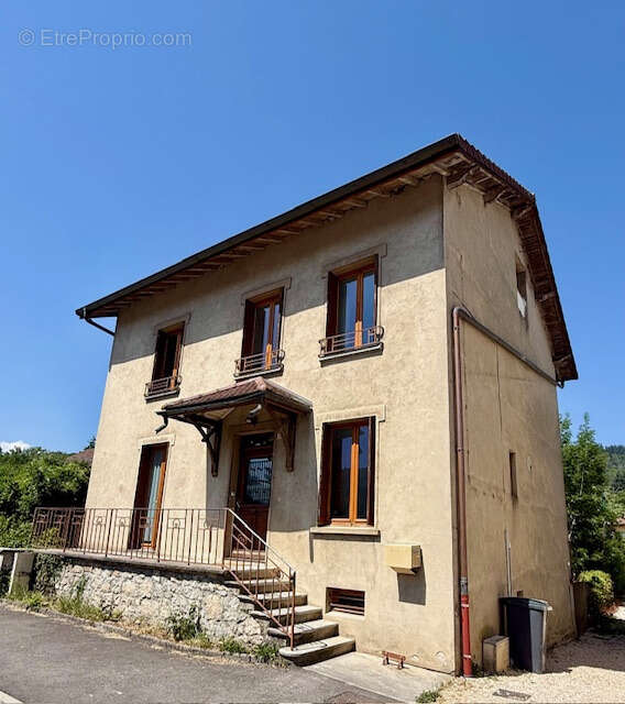 Maison à LEAZ
