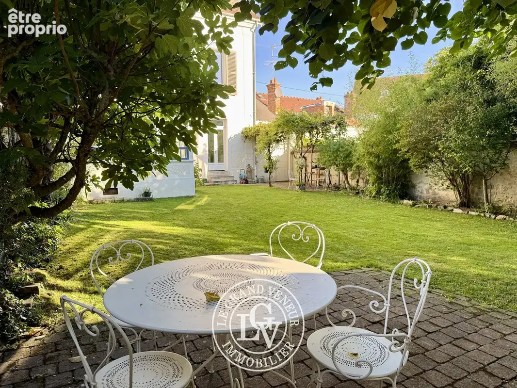 Fontainebleau – élégante maison bourgeoise de 227 m² avec jardin, véranda et garage - photo 3