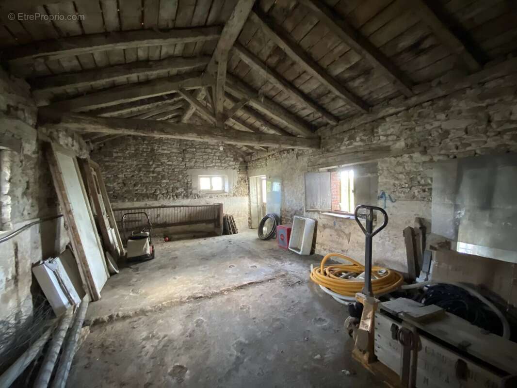 Jolie maison de campagne avec un grand jardin et de belles dépendances - photo 25