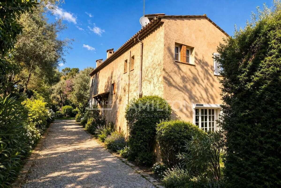 Maison à LE ROURET
