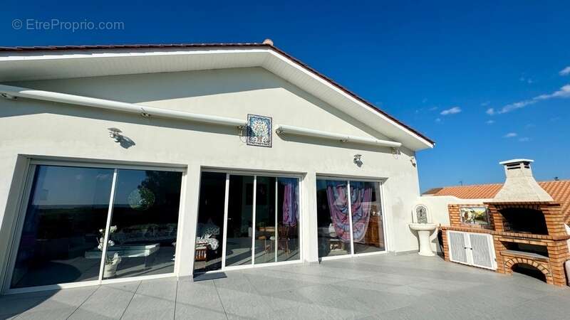 Maison à PORT-DES-BARQUES