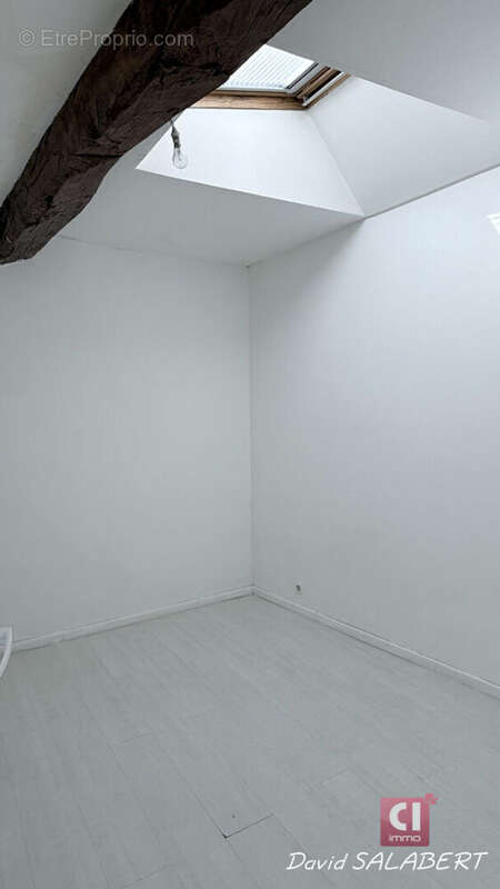 À vendre Rocbaron centre - Maison de village T4 de 59 m² sur 3 niveaux - photo 11