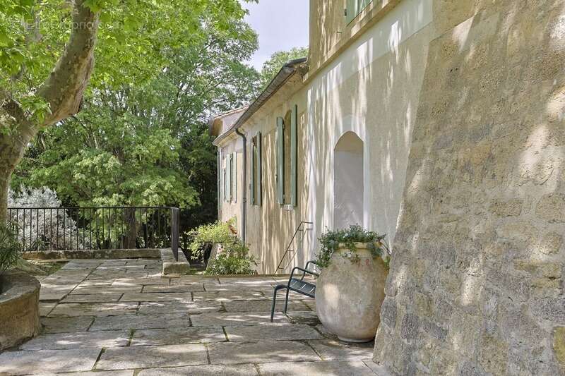 RARE : Offrez-vous une magnifique  Propriété ( mas de 10 pièces et 2.6 hectares de parc ) aux portes de SOMMIERES (30) - photo 2
