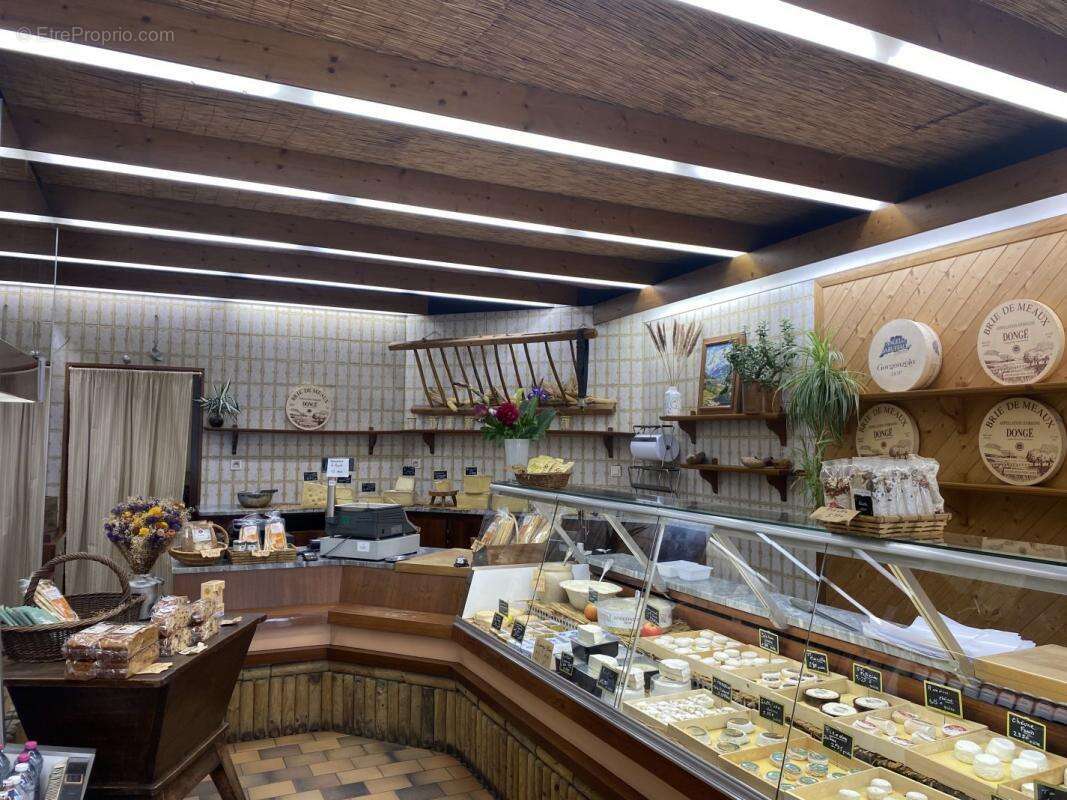 Commerce à LE PONT-DE-BEAUVOISIN