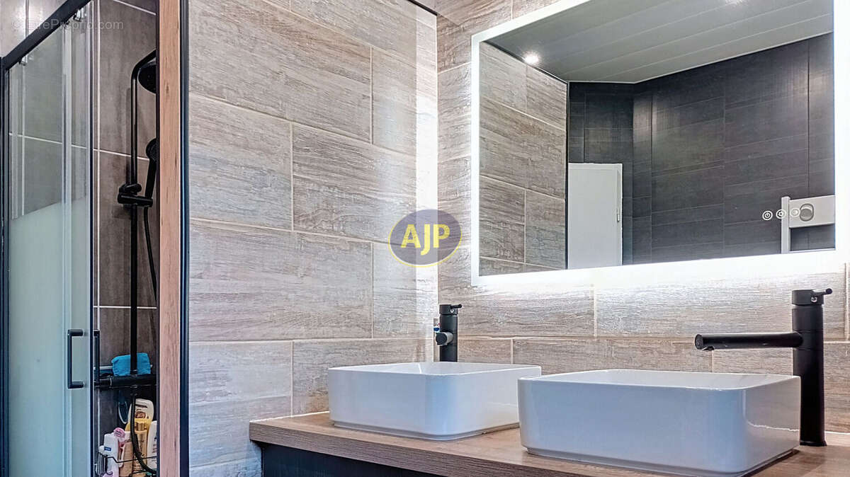 Maison à GRAYAN-ET-L'HOPITAL