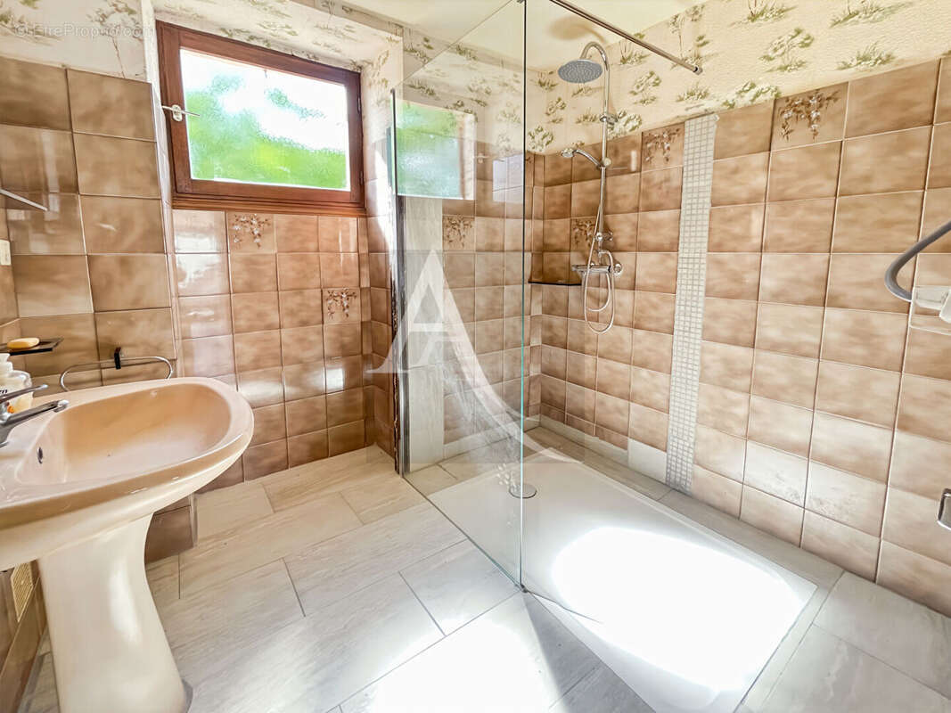 Maison à MONTAIGU-DE-QUERCY