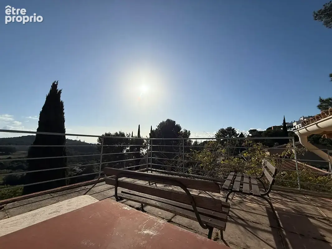 ** Bord De Mer ** Maison de 163m² avec 5 Chambres ** (83430) SAINT MANDRIER SUR MER ** - photo 5