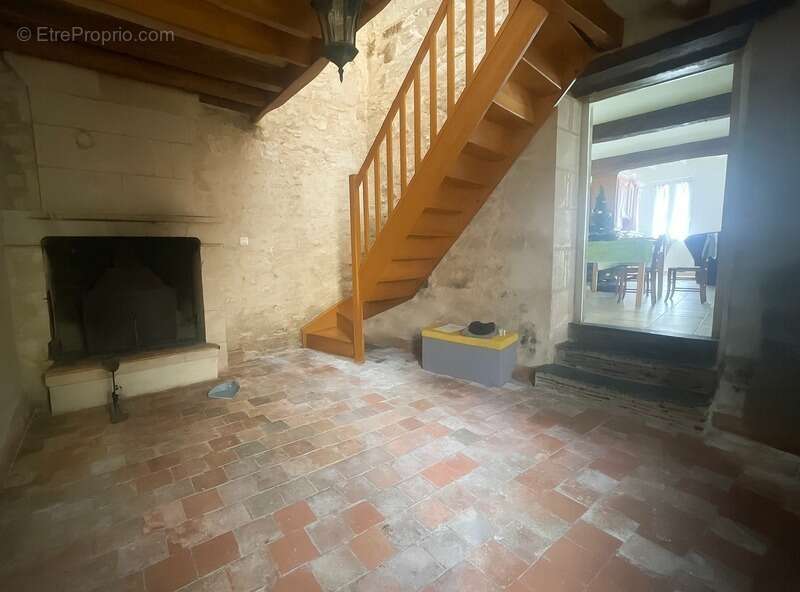 Maison à AMBILLOU-CHATEAU