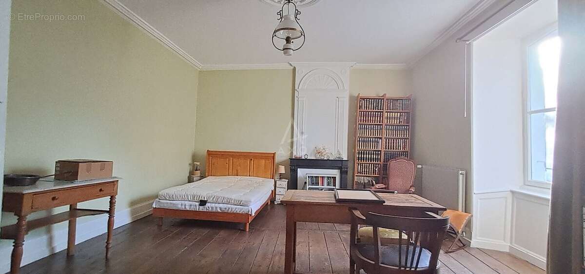 Maison à CONFOLENS