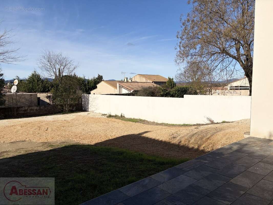 Maison à SAINT-HILAIRE-DE-BRETHMAS