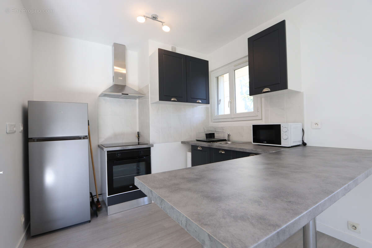 Appartement à LES PAVILLONS-SOUS-BOIS