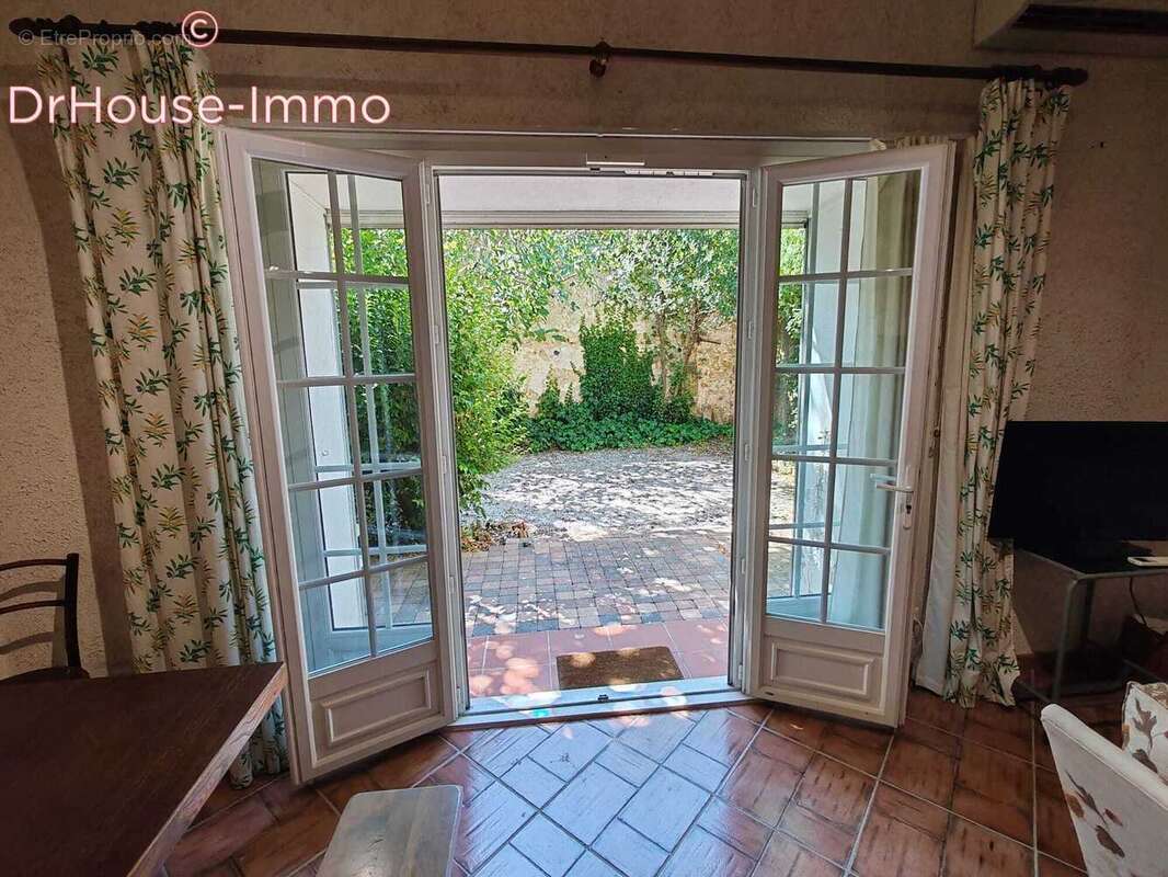 Maison à BESSE-SUR-ISSOLE