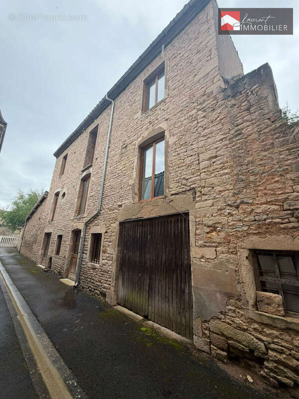Maison de ville en pierre, 3 niveaux, 172 m² - 71260 LUGNY - photo 10