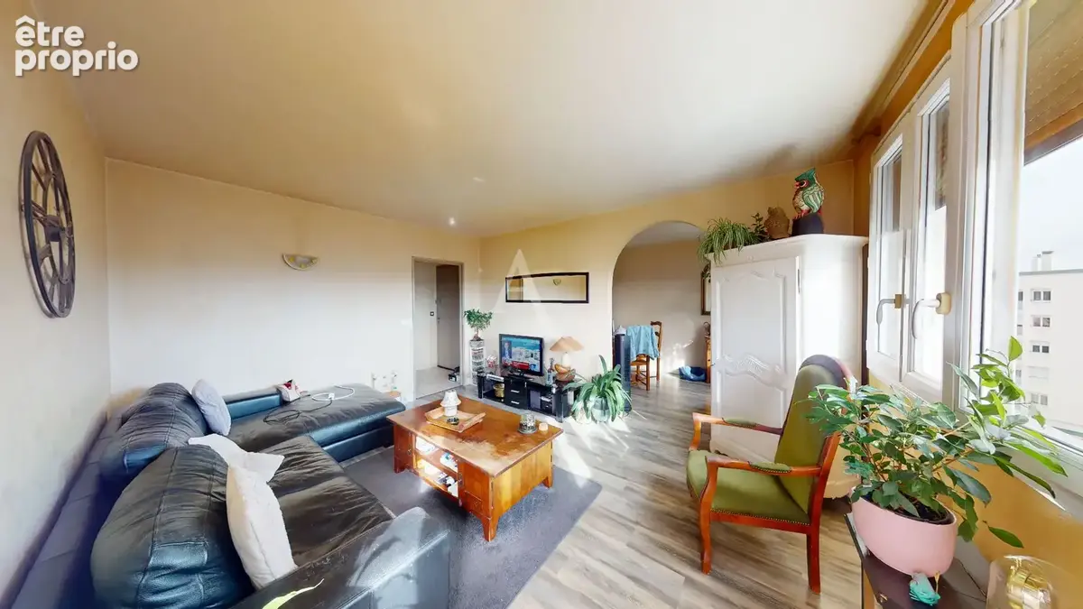 Appartement à SAINT-JEAN-DE-BRAYE