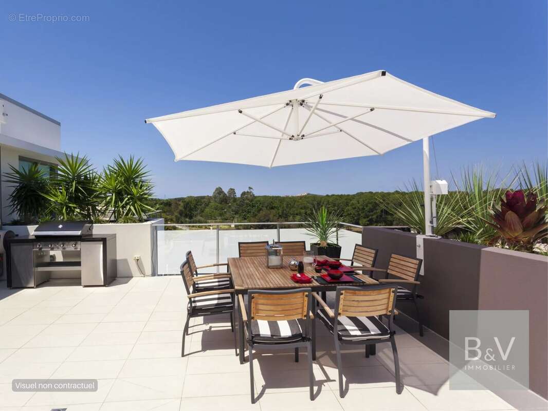 Appartement à CHATEAUNEUF-GRASSE