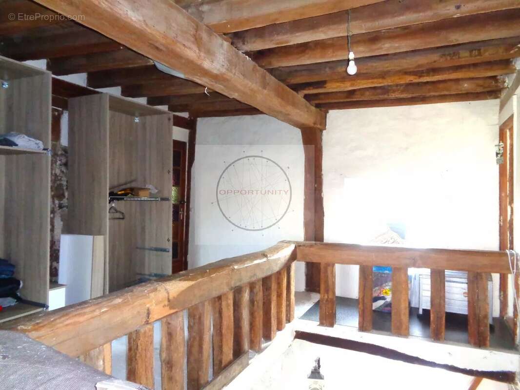 Maison à SAINT-DENIS-LES-REBAIS