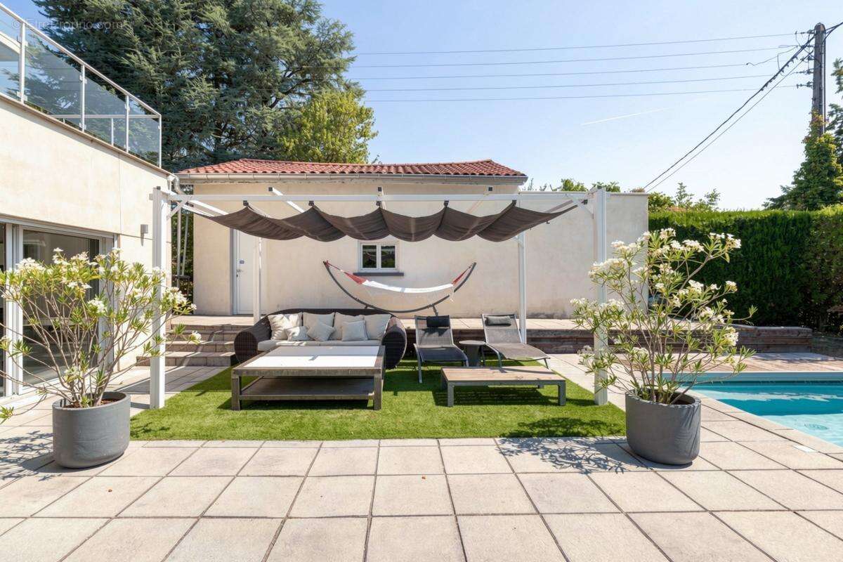 Maison 285 m² à Corbas  - photo 8