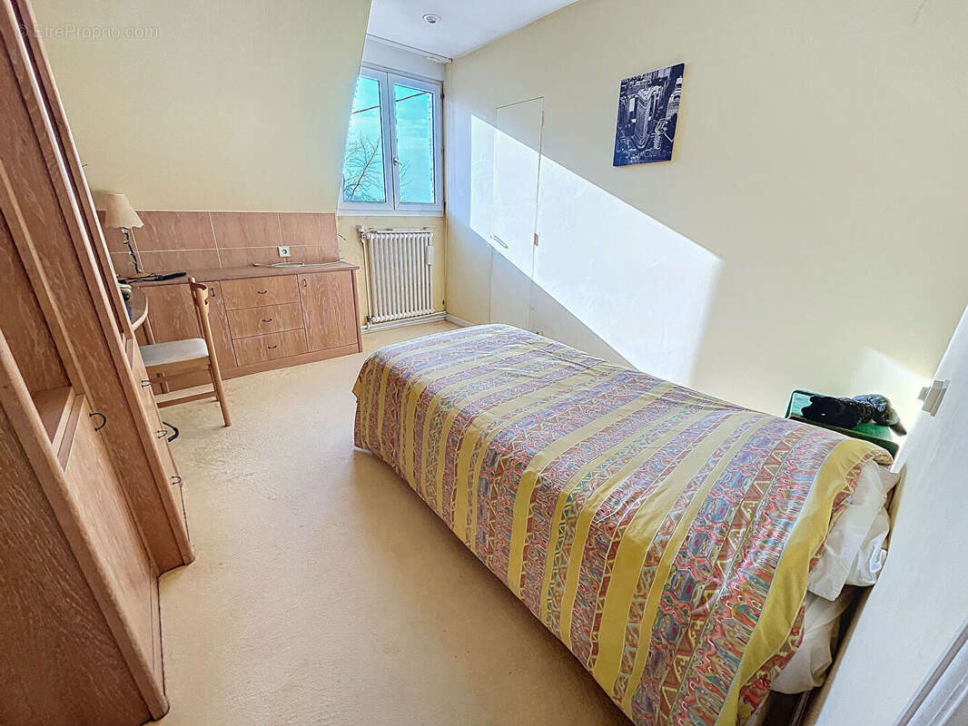 Maison de 9 pièces à Avranches (50300) à 2,5 kms du centre ville et 3 kms des grandes surfaces - photo 10