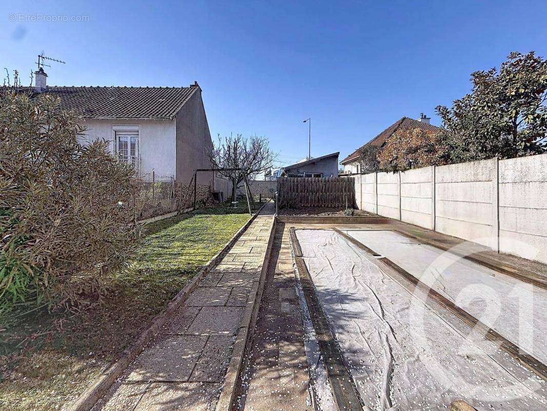 Terrain à CHOISY-LE-ROI