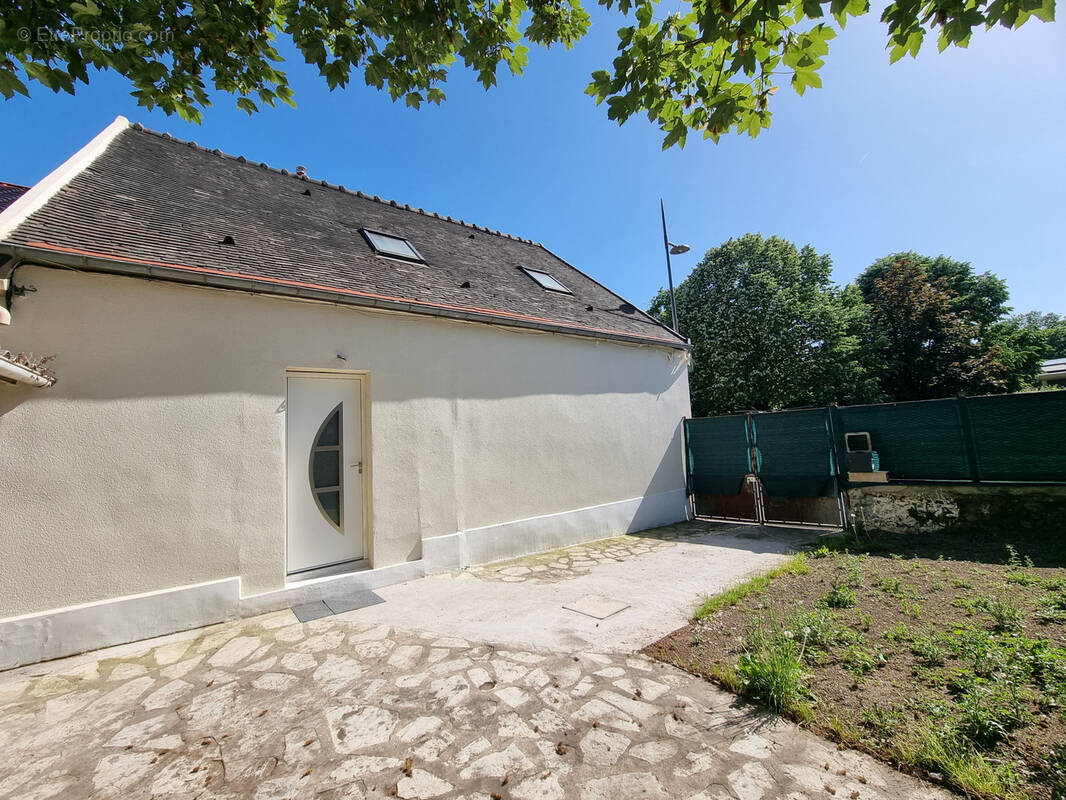 Maison à VAUX-LE-PENIL