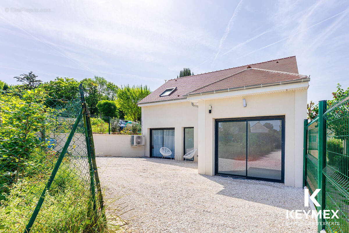 Maison à PRESLES