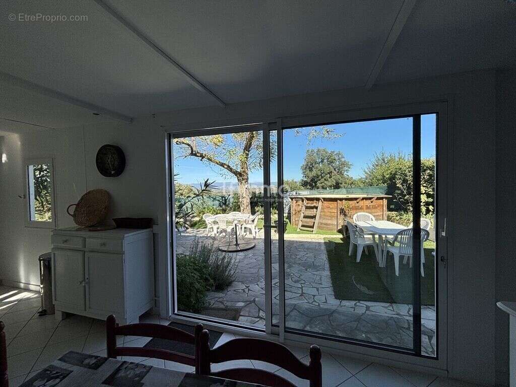 Maison à LE MUY