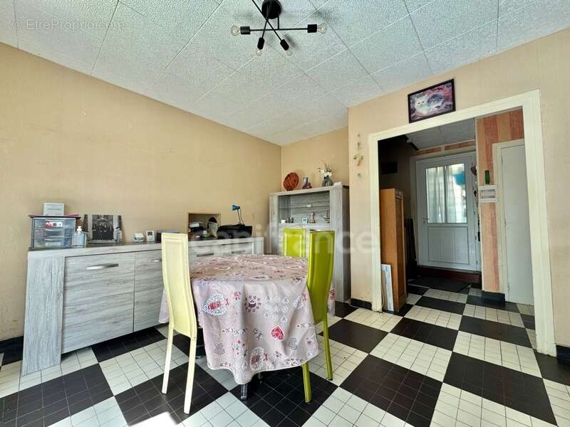 Maison à FERRIERES-SUR-SICHON