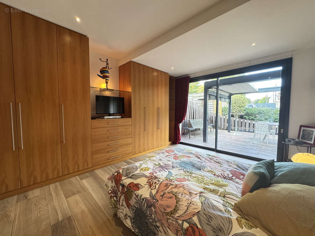 Maison à SAINT-MAUR-DES-FOSSES