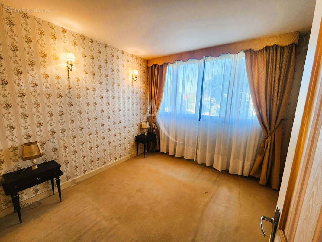 Appartement à FRESNES
