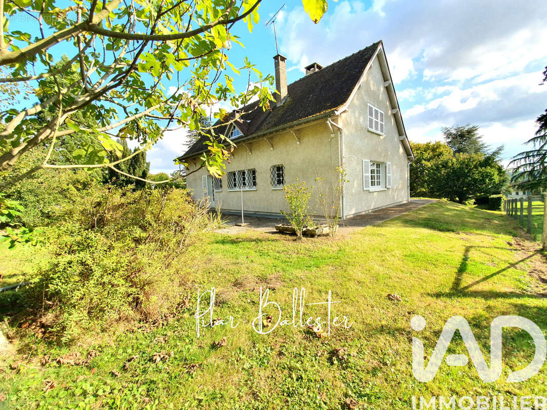 Maison 162 m² à Quincy-Voisins  - photo 7