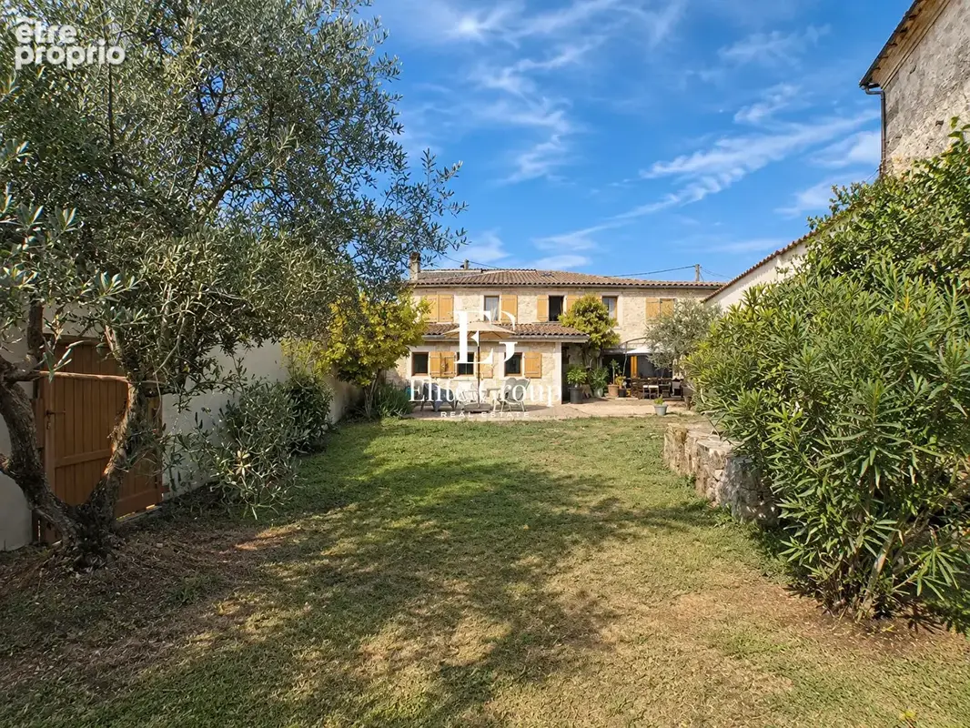 A vendre belle maison en pierre à Triac Lautrait 9 pièces 246 m2 - photo 22