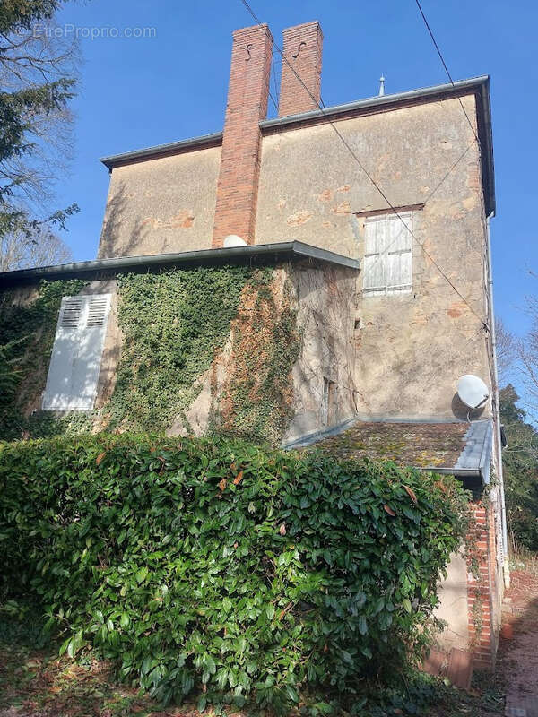 Maison à BUSSET