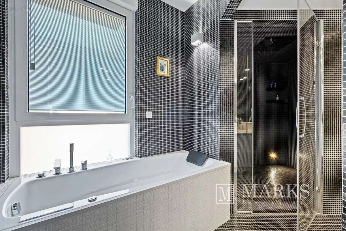 Appartement de luxe à 2 chambres avec grande terrasse et vue sur la mer - photo 24