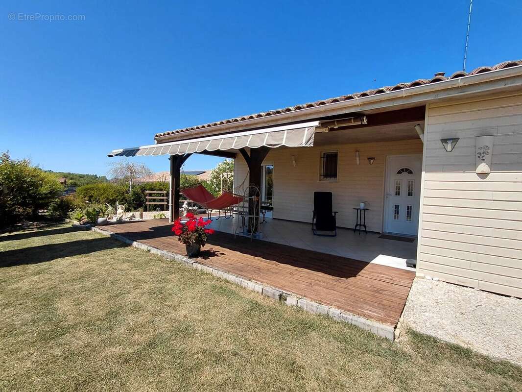 Maison de plain-pied avec double garage, atelier et terrain de 1 200 m² - photo 17