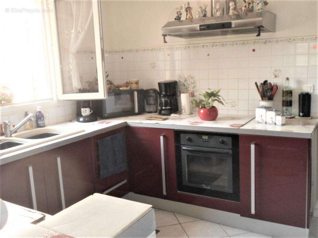 Maison 80 m² à Saint-Gilles  - photo 2