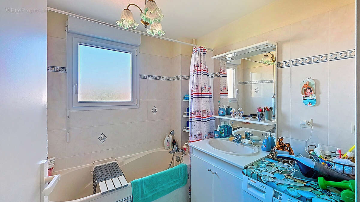 Appartement à PERIGNAT-LES-SARLIEVE