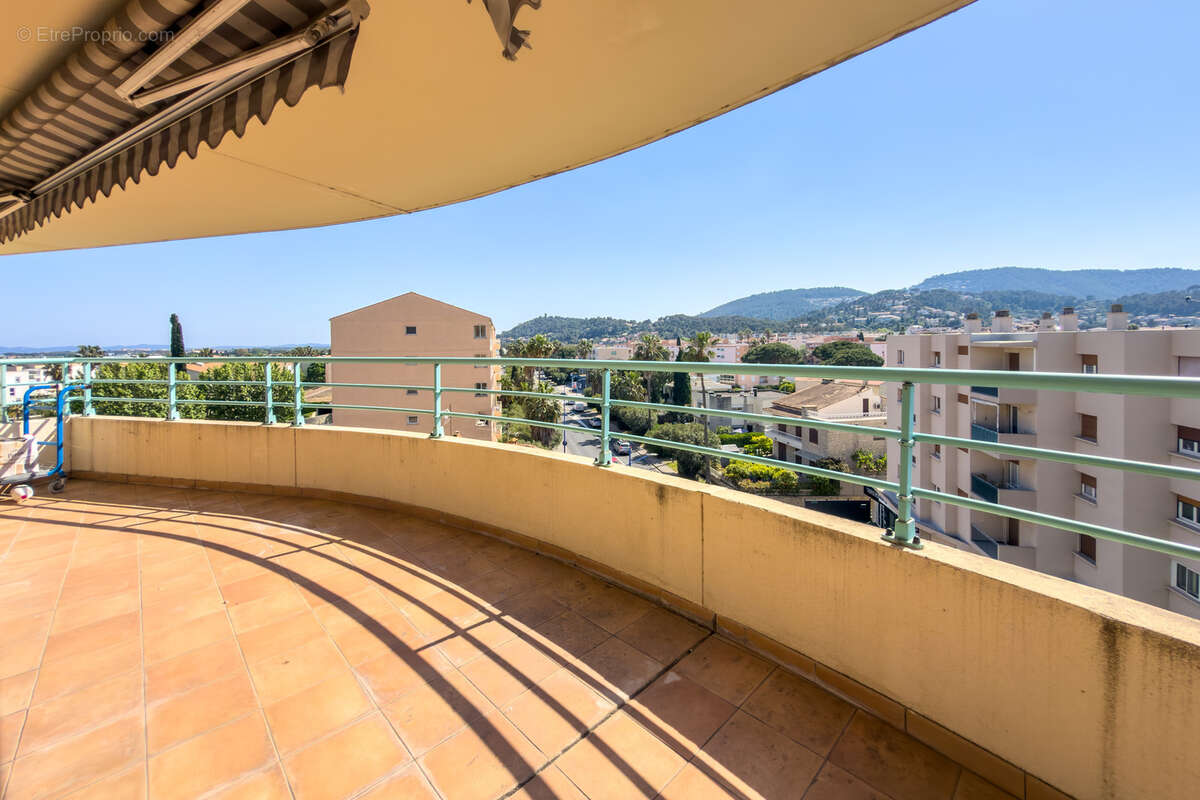 Appartement à HYERES