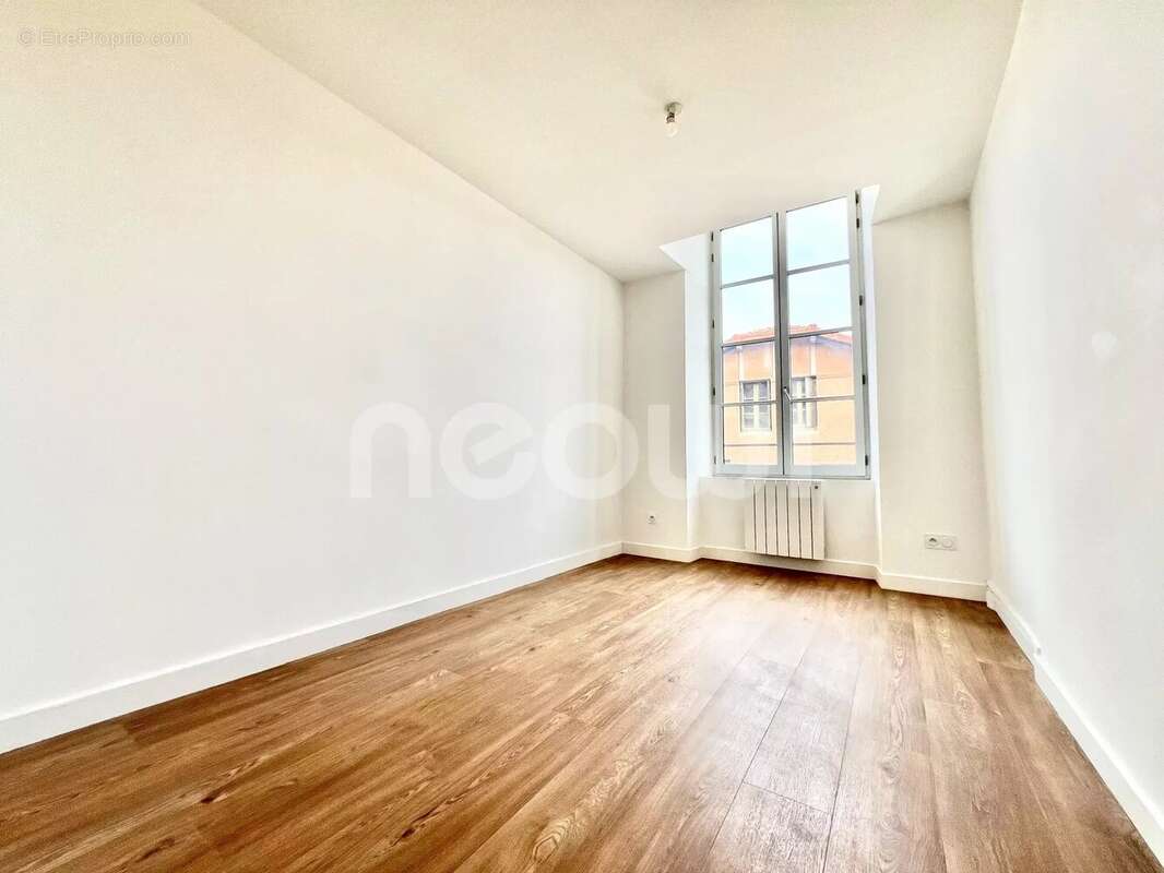 Appartement à COMBRONDE