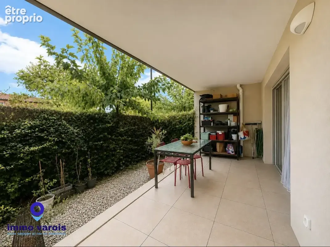 PIERREFEU DU VAR RARE A LA VENTE Bel appartement récent T2 avec terrasse, jardin et 2 parkings - photo 7