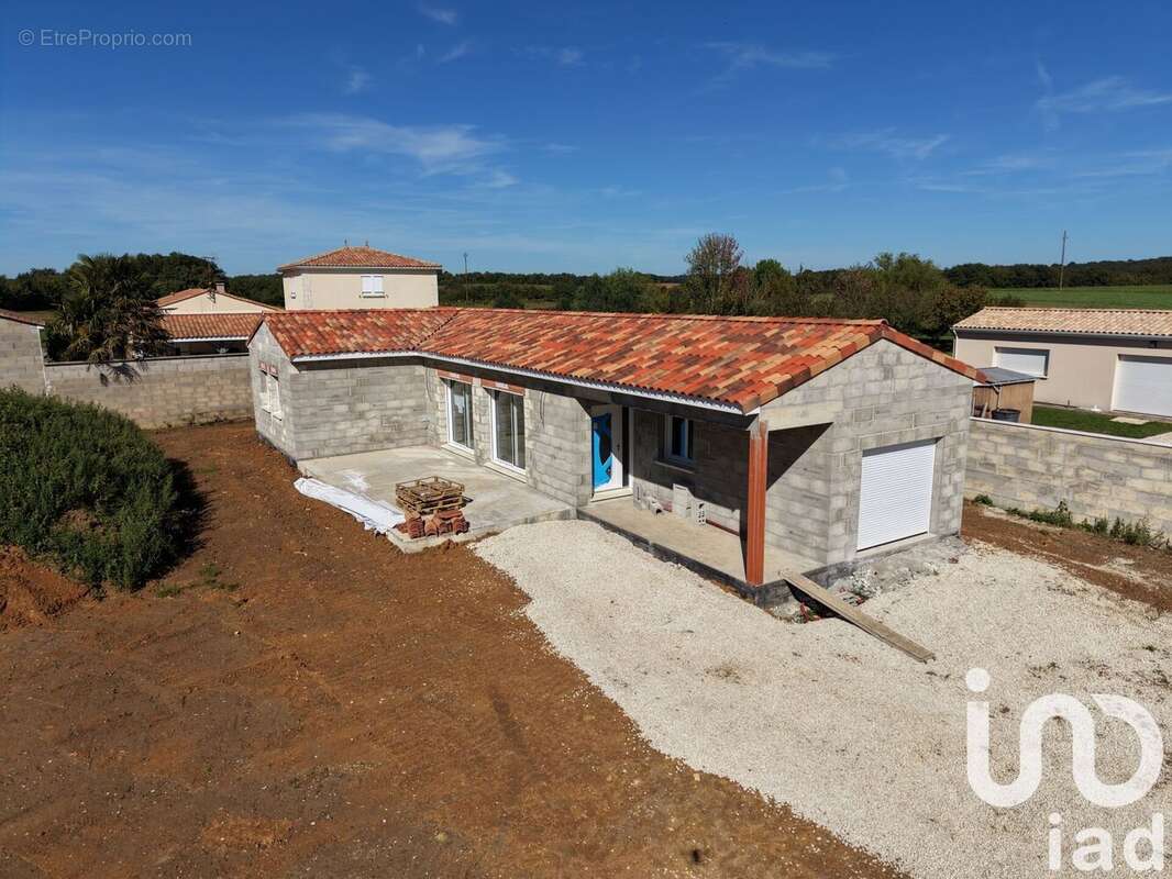 Photo 2 - Maison à AGRIS