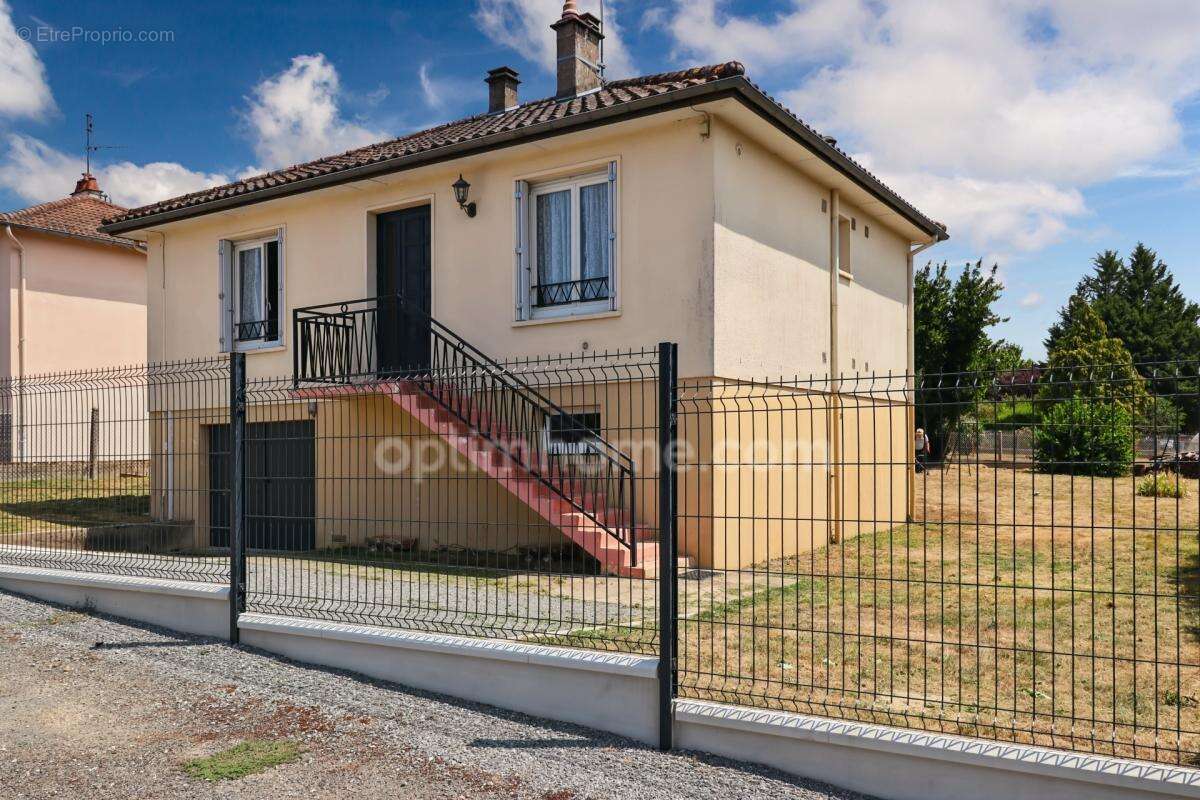 Maison Individuelle sur sous-sol de 65 m² environ - 4 pièces - 1 voir 2 Chambres - Garage -Parcelle 700 m² -MAGNAC LAVAL (87) - photo 21
