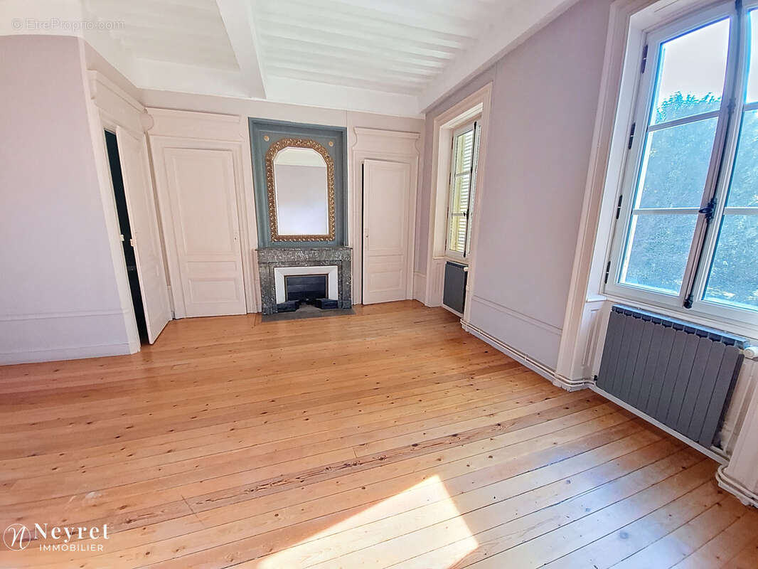 Appartement à VERNAISON