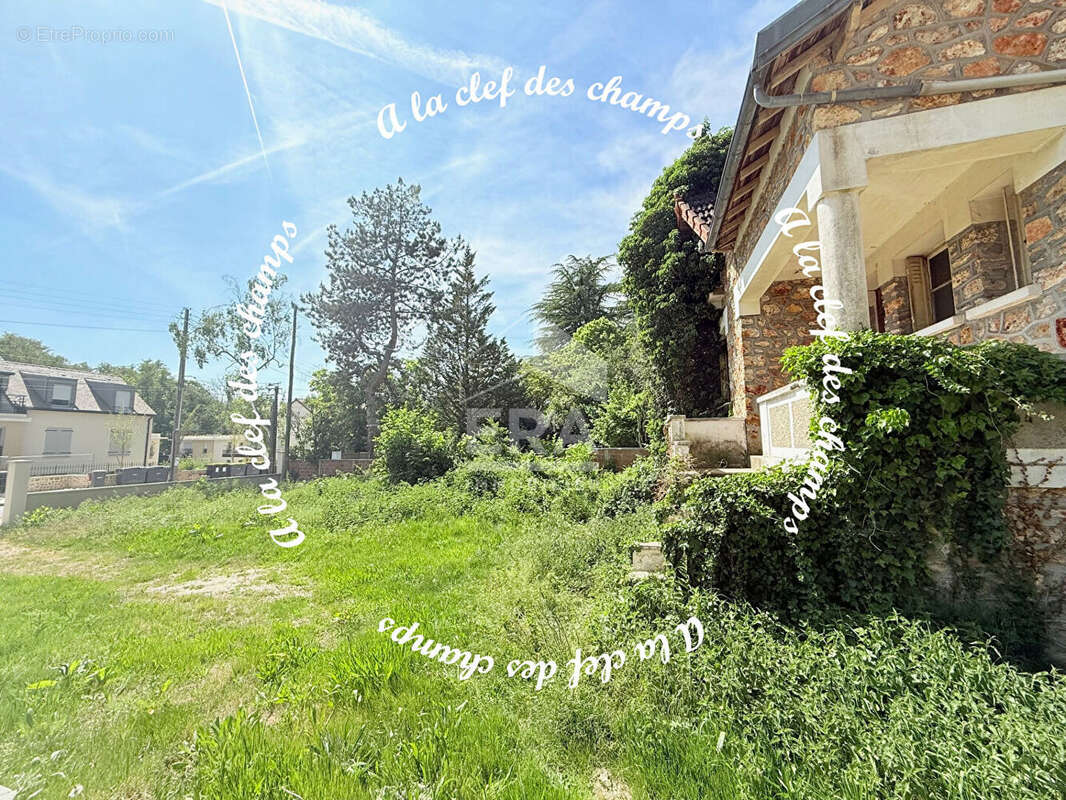 Maison à SAINT-REMY-LES-CHEVREUSE