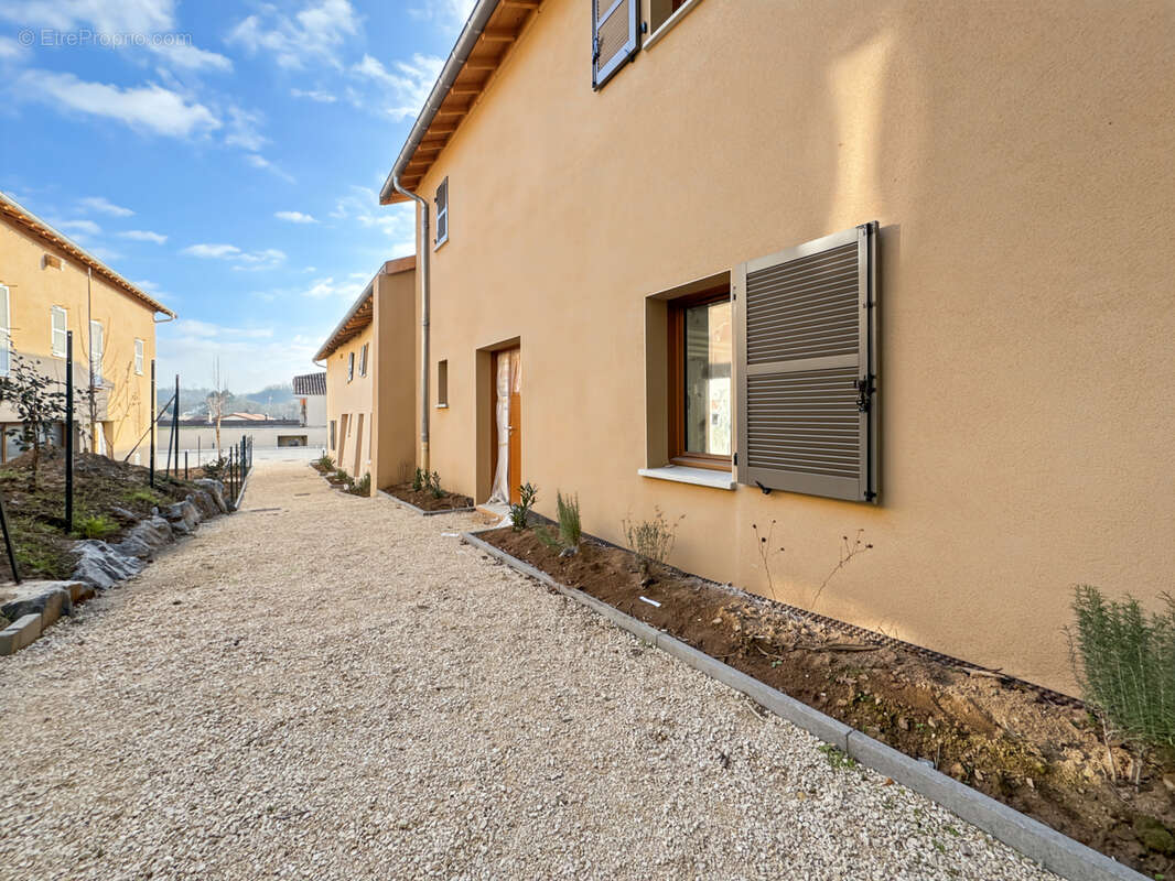 Plateau Duplex avec Jardin à Aménager - Hyper Centre Village - photo 6