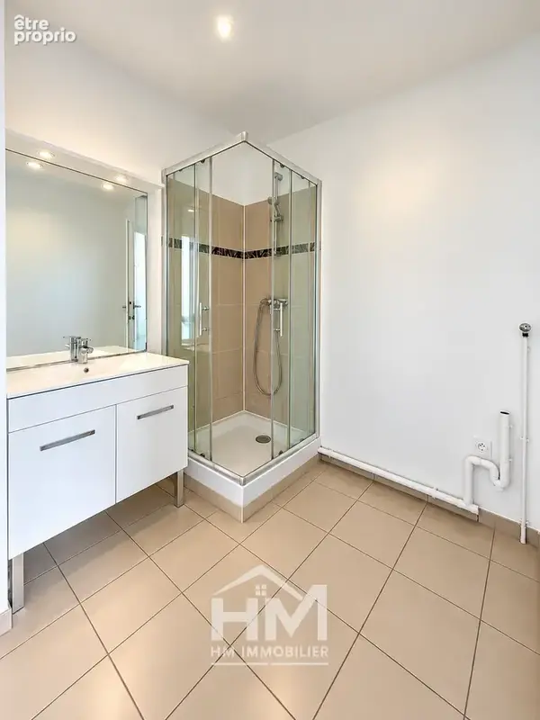Rue Henri-Barbusse  Exclusivité — Appartement en dernier étage avec deux balcons - photo 5