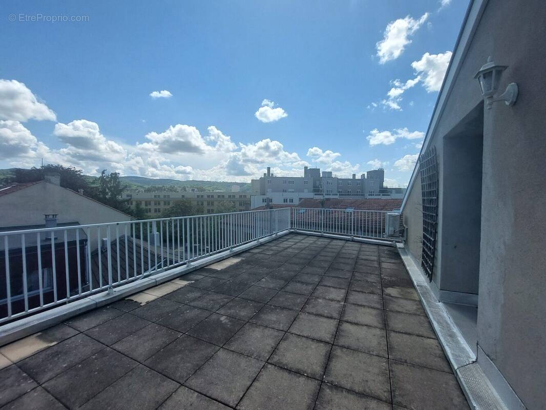 Appartement à SAINT-ETIENNE