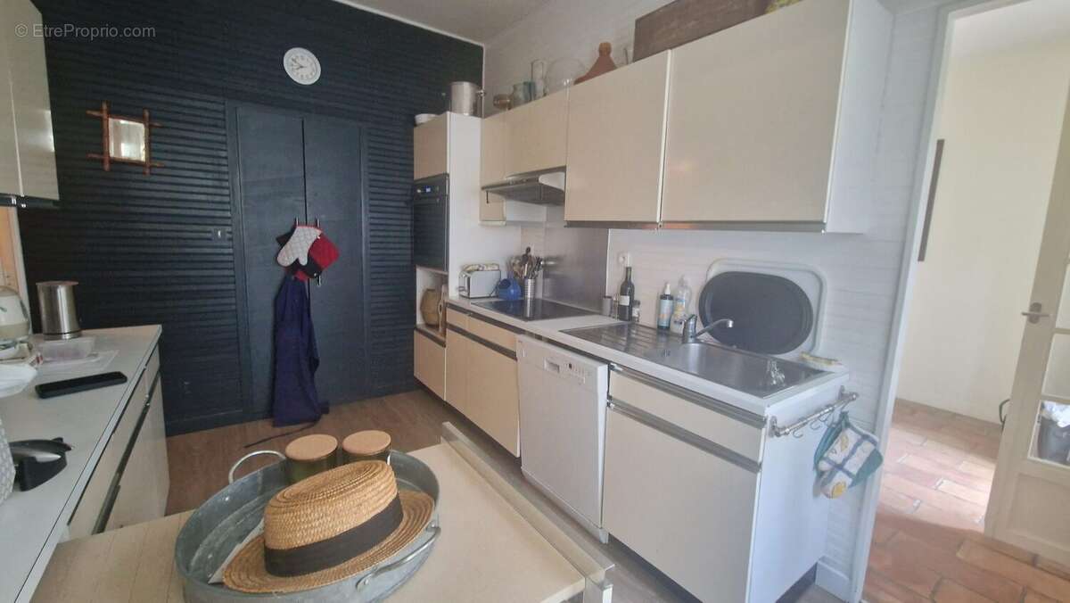 Maison 198 m² à La Creche  - photo 8